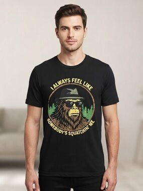 Bigfoot I Always Feel Like Somebody’s Squatchin’ Me Graphic Tee M 19” p2p Black